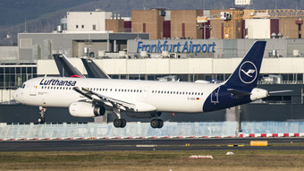 Richterbund: Gerichte werden mit Flugklagen geflutet