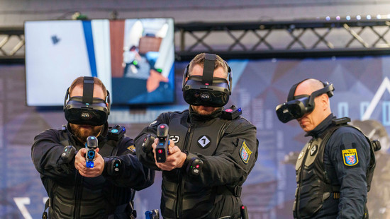 Mit VR-Brille Einsätze üben: Hessens Polizei bekommt Trainingscenter
