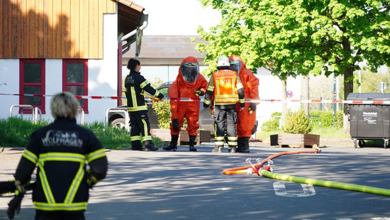 Chlorgas im Freibad Lohfelden ausgetreten: Mitarbeiter im Krankenhaus