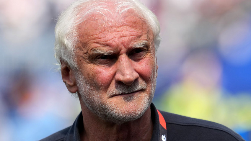 Völler bleibt Sportdirektor beim DFB