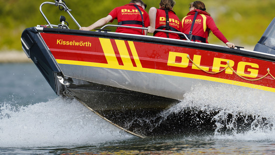 Schwimmer im letzten Moment aus dem Rhein bei Walluf gerette