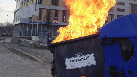 Wiesbaden: Dritte Mülltonnen-Brandserie in dieser Woche