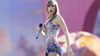 Taylor Swift beschenkt ihre Freunde mit Brot