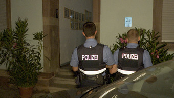 Familiendrama in Saarbrücken: Kinder aus Hessen von Balkon gestürzt