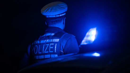 Frau in Frankfurt festgenommen: Passant angefahren - versuchte Tötung?