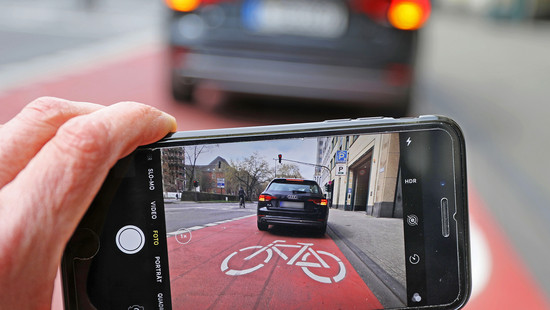 Private Anzeigen gegen Falschparker bleiben in Frankfurt oft liegen