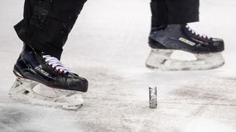 Gravierende Schäden im Dach: Eishalle in Wabern geschlossen