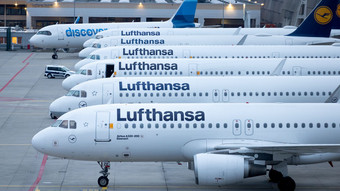 Flugbegleiter der Lufthansa streiken am Freitag