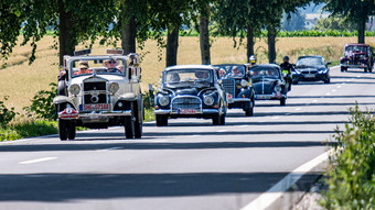 Hunderte Fahrzeuge bei den Einbecker Oldtimertagen