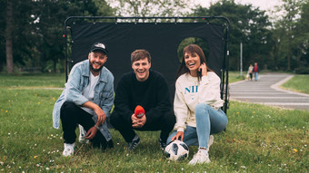 tom gregory: torwandschießen & arschbolzen im wake up club