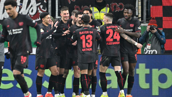Erster Halbfinalist steht fest: Bayer bezwingt St. Pauli