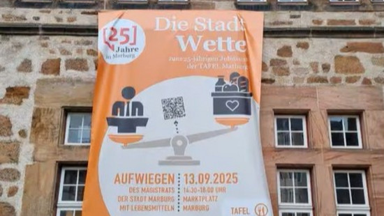 25 Jahre Marburger Tafel: Magistrat in Lebensmitteln aufgewogen