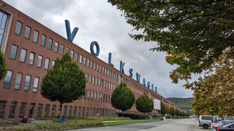 Nach Spar-Drohungen: Betriebsversammlung bei VW wird zum Pfeifkonzert
