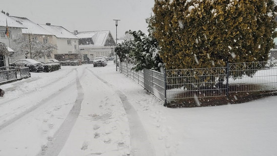 Schnee legt Verkehr in Nordhessen lahm
