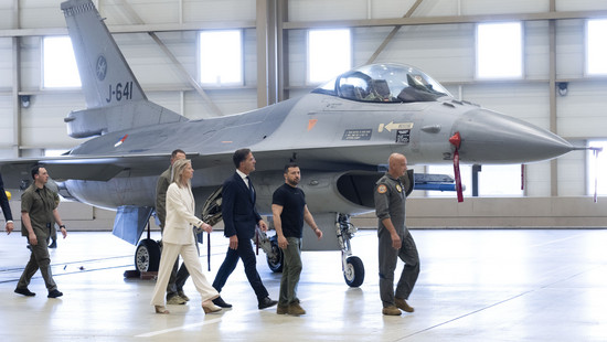 Nach Drängen aus der Ukraine: Dänemark & Niederlande liefern Kampfjets