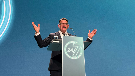 Ministerpräsident Rhein bleibt Chef der hessischen CDU
