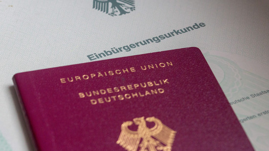Rekordhoch bei Einbürgerungen in Hessen