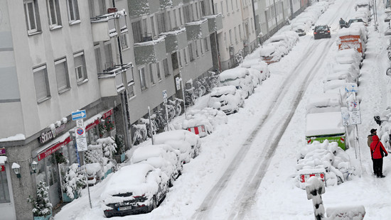 Nach Schneechaos in Bayern: Flughafen München nimmt Betrieb wieder auf