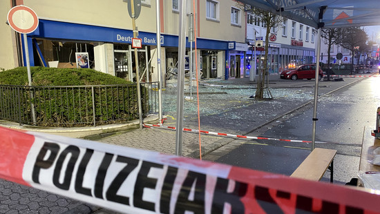 Geldautomat in Kronberg gesprengt - Anwohner mussten evakuiert werden