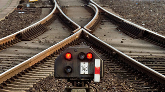 Zu nah am Bahngleis? Mann stirbt am Bahnhof Mörfelden