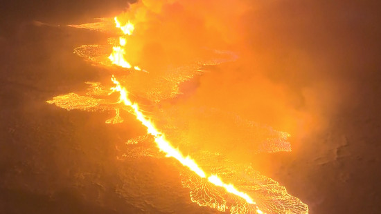 Vulkanischer Ausbruch auf Island nach Erdbebenserie
