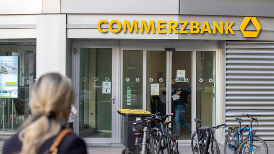 Vor allem Frankfurt betroffen: Commerzbank streicht 3.900 Stellen