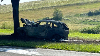 Tödlicher Unfall bei Eschwege - Mann kracht in Baum