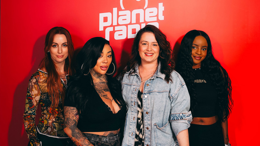 stars im tower: Sugababes bei yella im Gespräch