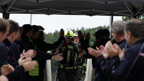 Weltrekord auf dem Highwalk Rotenburg: Feuerwehr läuft 10 Kilometer