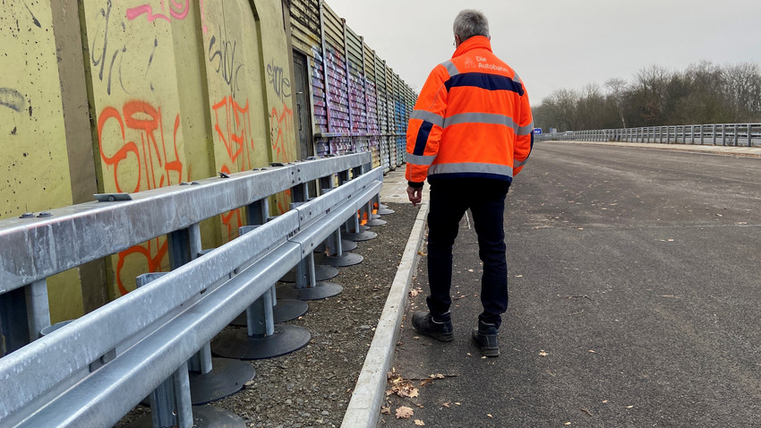 A49 bei Kassel: Einbahnstraßen-Kreisverkehr dauert noch bis März