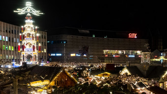 Manni, Hans und 5000 Lichter: Große Weihnachtsmärkte in Hessen starten