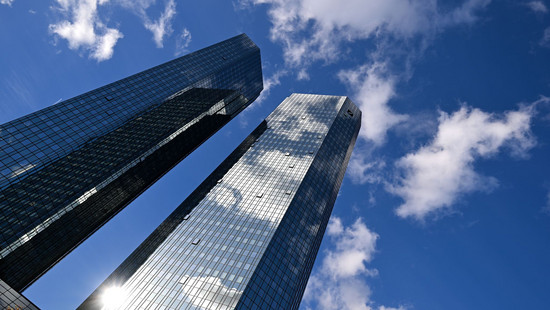 Deutsche Bank setzt auf KI und dünnt Filialnetz weiter aus