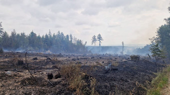 Großbrand bei Butzbach: Heute soll das Feuer endgültig gelöscht werden