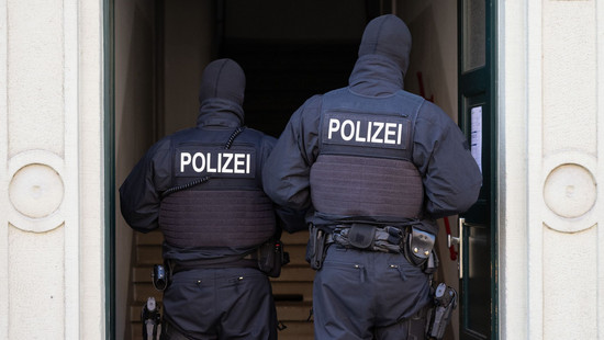 Razzien bei Reichsbürger-Gruppe: mutmaßliche Anführer festgenommen