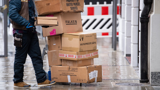 Lollar: Frau überführt Paketboten als mutmaßlichen Dieb