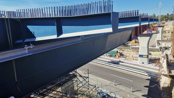 Wiesbaden Salzbachtalbrücke - erstes Brückenteil über dem Tal