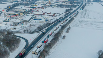 Die Glätte in Hessen im Ticker: Langsam wird es besser