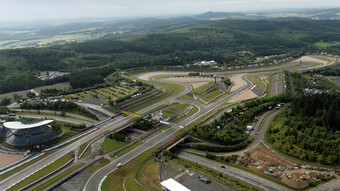 Tödlicher Unfall bei Testfahrt: 2 Testfahrer sterben auf Nürburgring