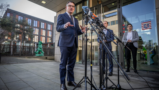 Rhein nach Ministerpräsidentenkonferenz mit Kanzler zufrieden