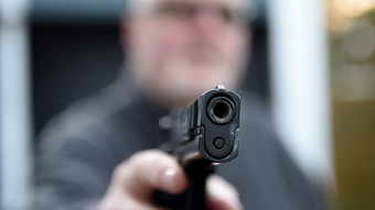 Bad Soden-Salmünster: Mit Schusswaffe bedroht und geschlagen
