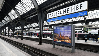 Mann soll mit Messerklinge auf Polizisten eingestochen haben