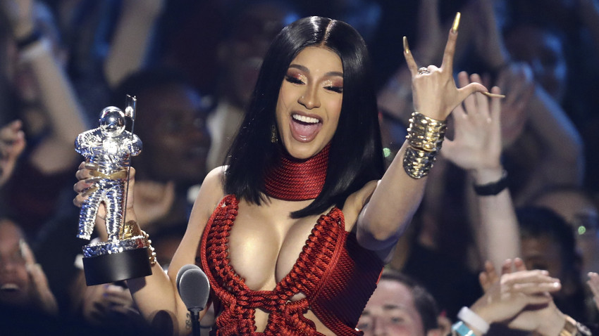 cardi b: neues musikvideo mit kylie jenner