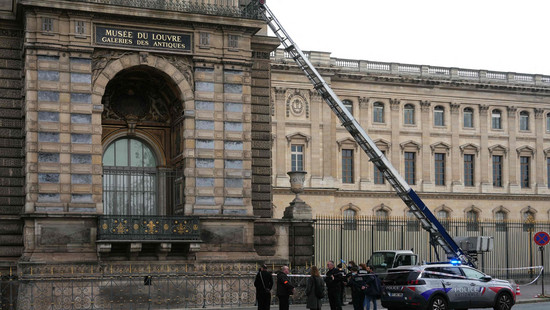 Blitz-Einbruch im Pariser Louvre: Diebe brauchen nur sieben Minuten