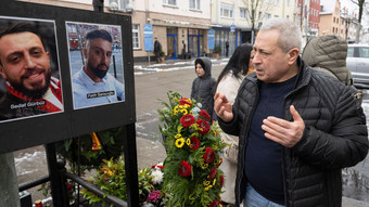 Jahrestag nach Anschlag: Stilles Gedenken an Opfer in Hanau