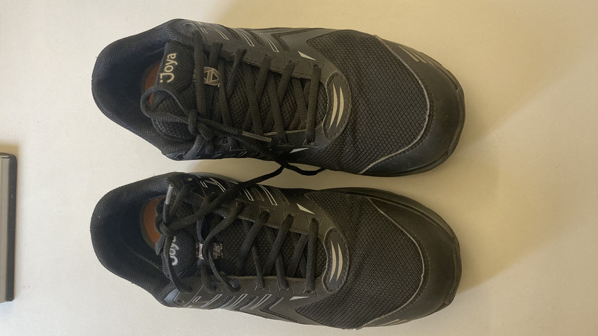 Schuhe im Rausch mitgenommen: Polizei in Heidelberg sucht Besitzerin