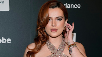 bella thorne: riesen-klunker am finger