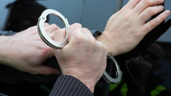 Anklage in Frankfurt:Teenager soll schwere Tat geplant haben