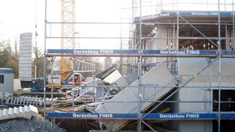 Tödlicher Arbeitsunfall in Guxhagen: Arbeiter von Bauteil erschlagen