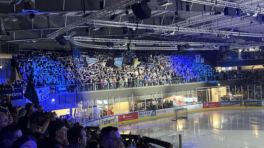 Traum vom Aufstieg lebt: Kassel Huskies gewinnen Spiel 7