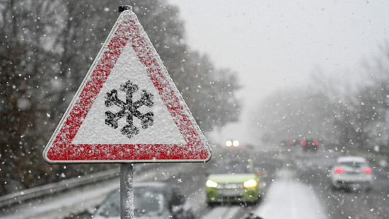 Schneefälle in Süddeutschland: 200 Unfälle innerhalb weniger Stunden
